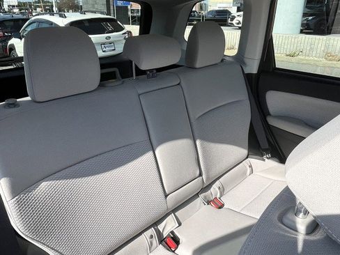 Used 2017 Subaru Forester 2.5i Premium image 12