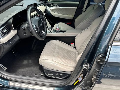 Used 2022 Genesis G70 3.3T RWD image 13