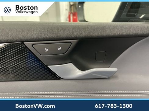 New 2026 Volkswagen Tiguan SE image 30