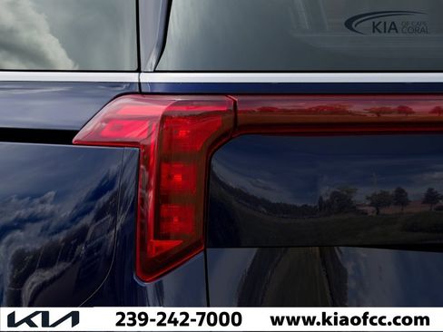 New 2026 Kia Carnival LX FWD image 11