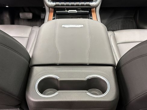 Used 2026 GMC Yukon XL Denali w/ Sun & Power Step Package AWD/4WD image 35