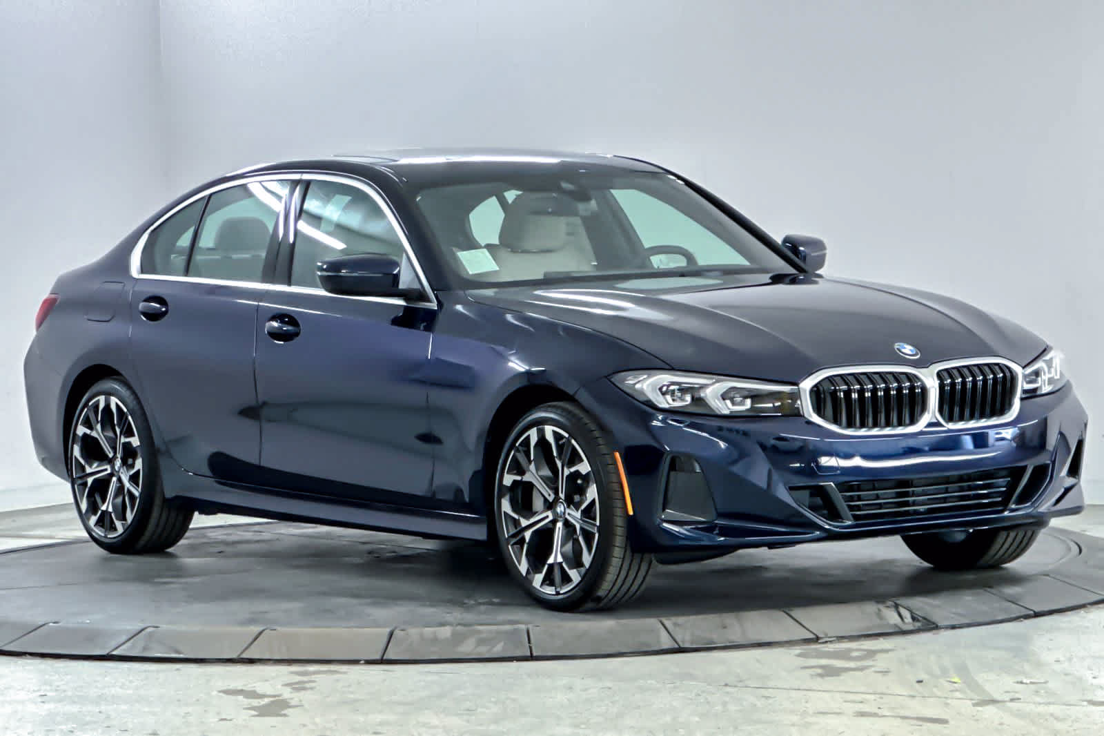 Used 2026 BMW 330i Sedan w/ Premium Package RWD image 9
