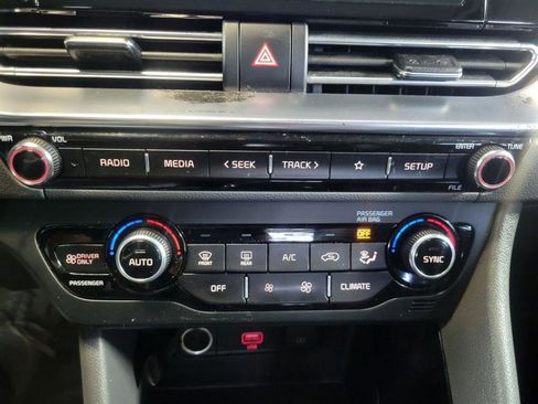 Used 2020 Kia Niro LXS image 29