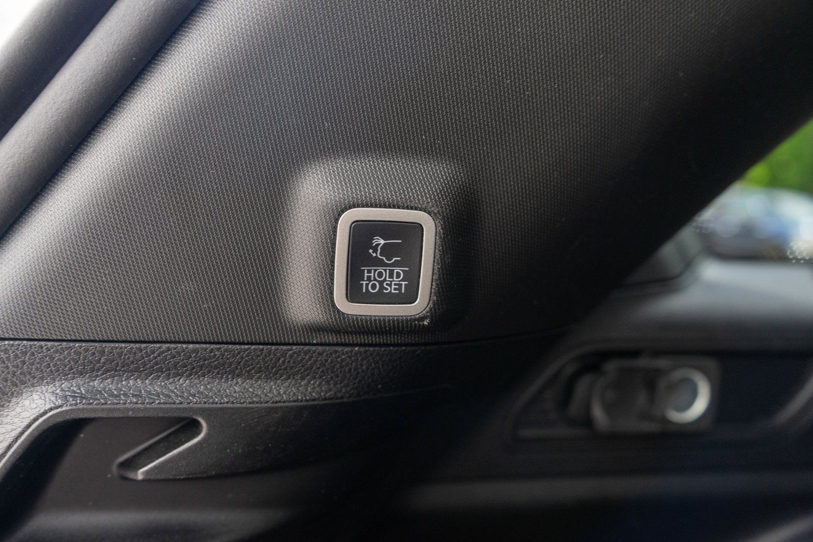 Used 2023 Jeep Grand Cherokee Altitude AWD/4WD image 10