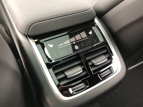 New 2026 Volvo XC60 B5 Ultra w/ Protection Package Premier image 36