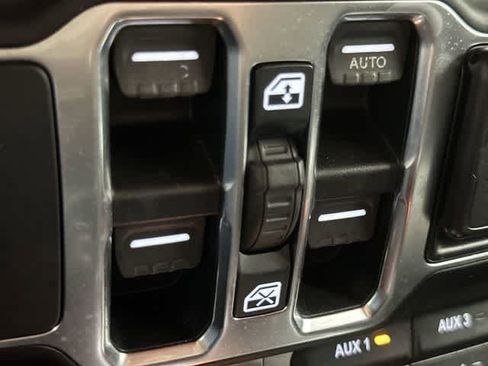 Used 2019 Jeep Wrangler Unlimited Rubicon w/ LED Lighting Group AWD/4WD image 20