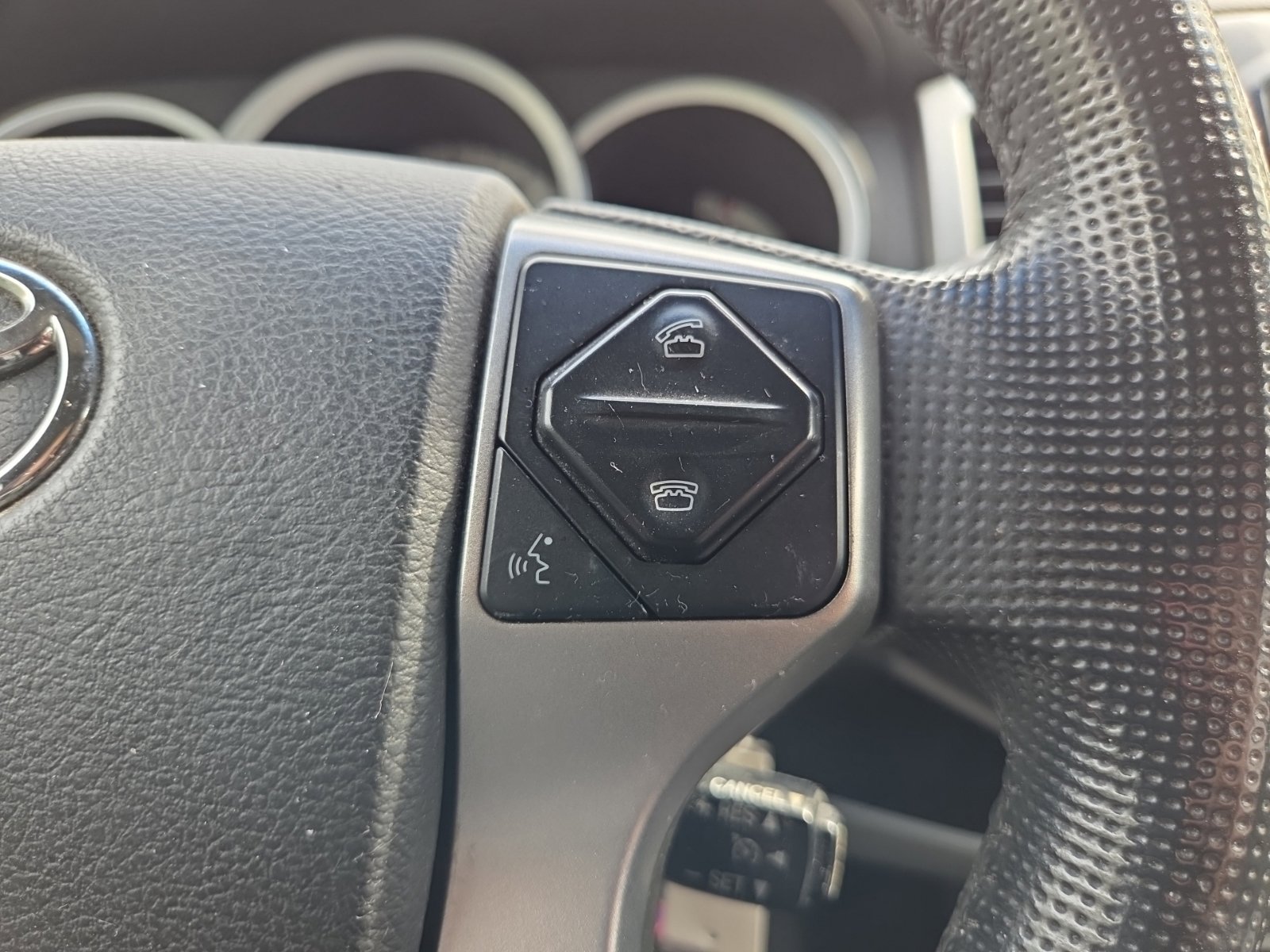 Used 2014 Toyota Tacoma 4x4 Double Cab w/ TRD Off-Road Package image 19