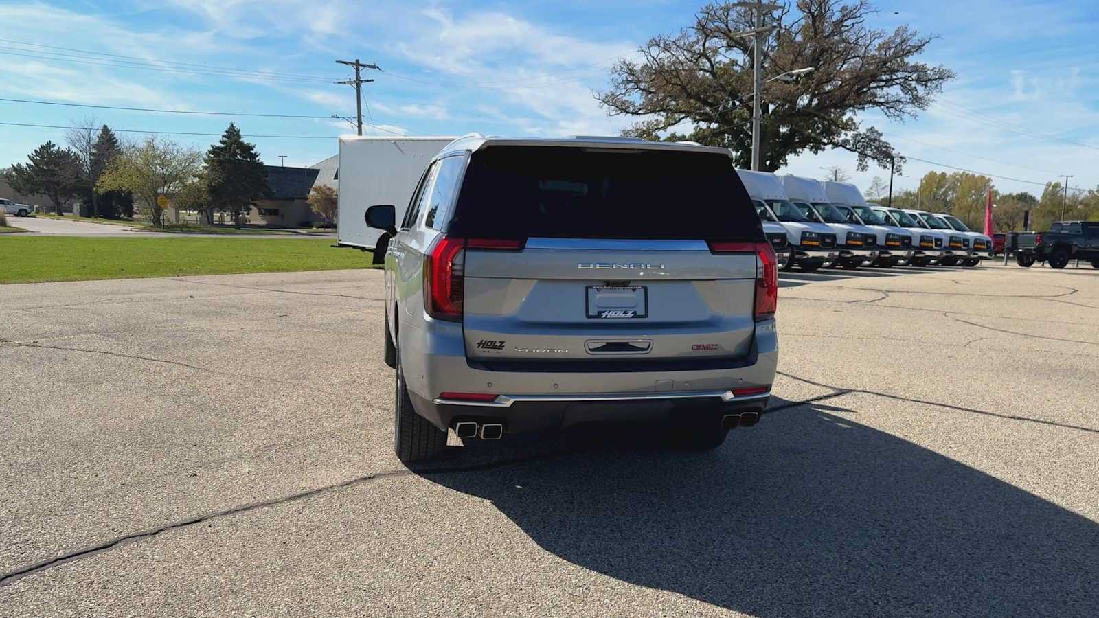 Used 2025 GMC Yukon Denali w/ Denali Reserve Package AWD/4WD image 6