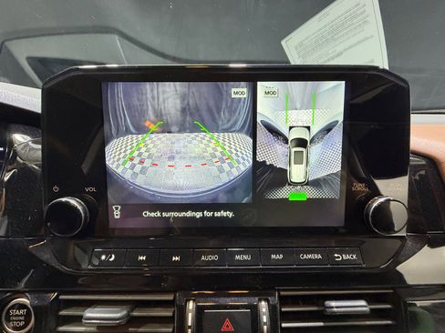 Used 2024 Nissan Pathfinder Platinum w/ Cargo Package image 29