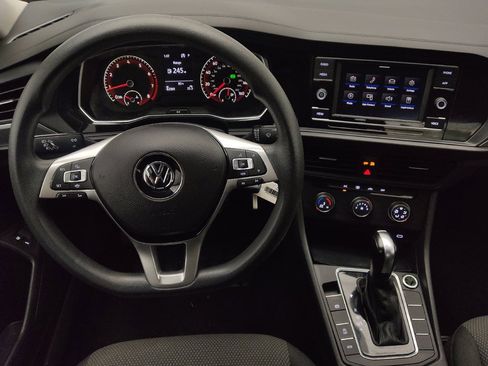 Used 2021 Volkswagen Jetta SE image 22