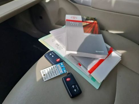 Used 2015 Toyota Prius Four image 22