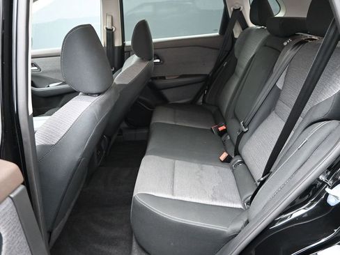 Used 2023 Nissan Rogue SV image 12