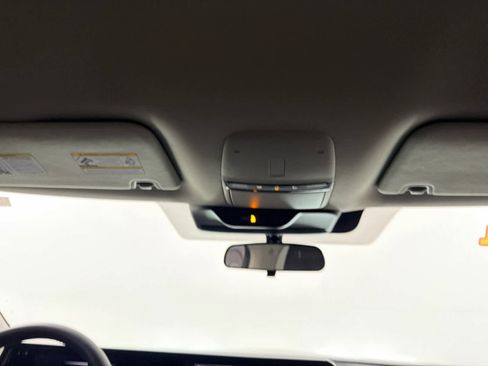 Used 2025 Nissan Armada SV image 21