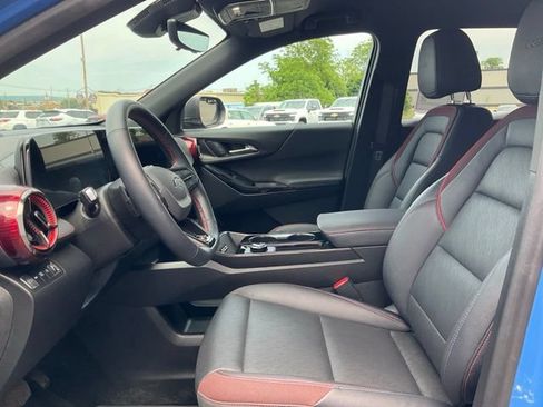 Used 2025 Chevrolet Equinox RS w/ Safety and Technology Package AWD/4WD image 2