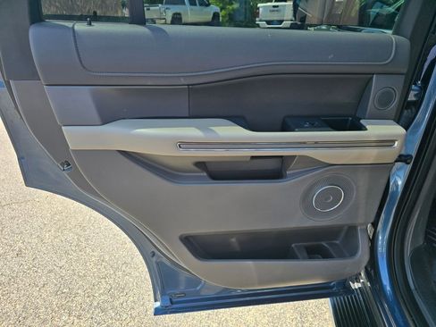 Certified 2018 Ford Expedition XLT w/ Equipment Group 202A RWD image 11