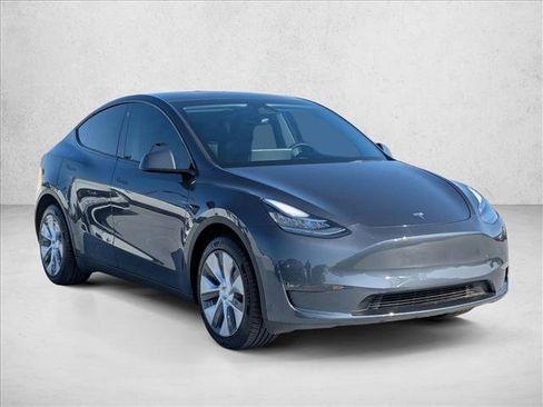 Used 2023 Tesla Model Y Long Range AWD/4WD image 3