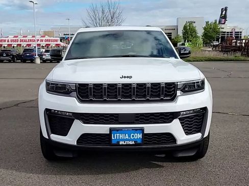 New 2026 Jeep Grand Cherokee Limited AWD/4WD image 3