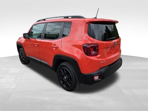 Used 2021 Jeep Renegade Latitude w/ Luxury Group I AWD/4WD image 8