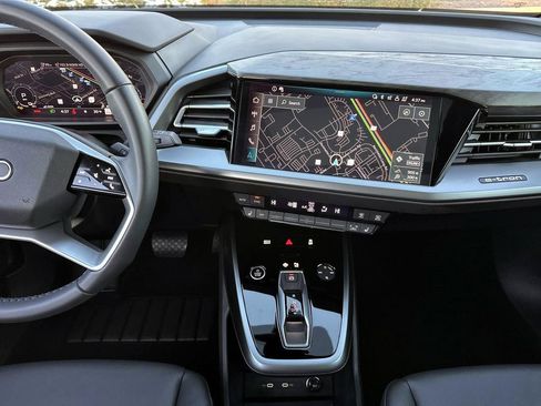 Used 2025 Audi Q4 e-tron Premium w/ Convenience Package image 30