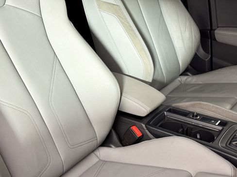 Used 2021 Audi Q3 2.0T Premium Plus w/ Premium Plus Package AWD/4WD image 34