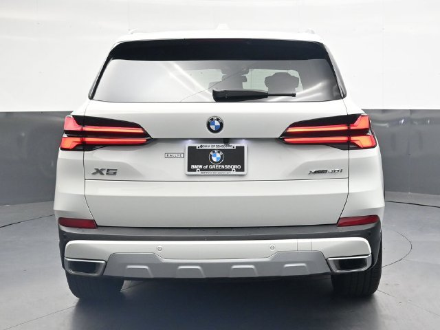 Certified 2024 BMW X5 xDrive40i w/ Parking Assistance Package AWD/4WD image 6