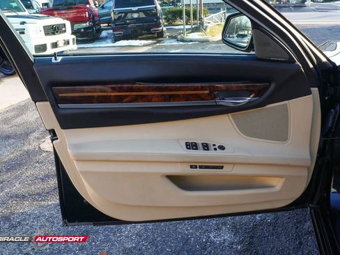 Used 2014 BMW 750Li w/ Executive Package image 15