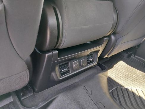 Used 2021 Chevrolet Silverado 1500 LT RWD image 13