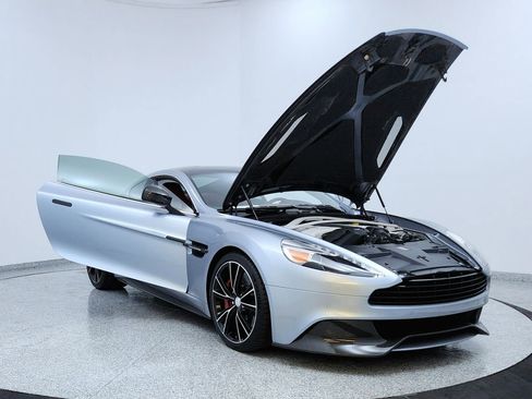 Used 2014 Aston Martin Vanquish Coupe image 12