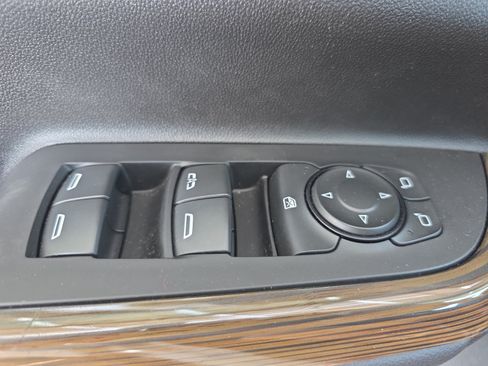 Used 2023 GMC Acadia SLE w/ Driver Convenience Package FWD image 26