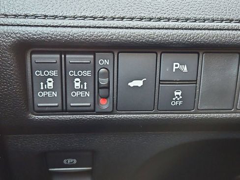 New 2026 Honda Odyssey Touring image 19