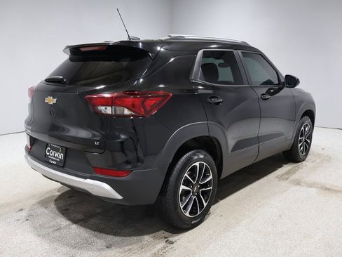 Used 2025 Chevrolet TrailBlazer LT image 2