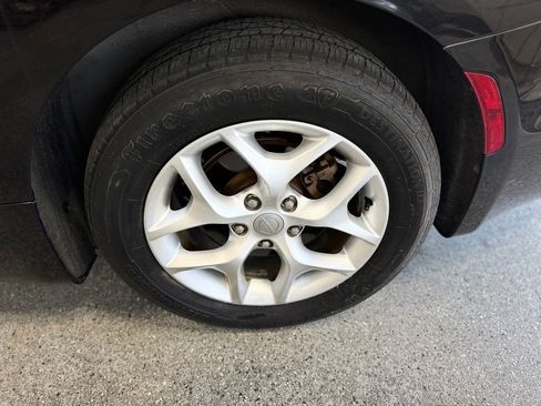 Used 2019 Chrysler Pacifica Limited FWD image 25