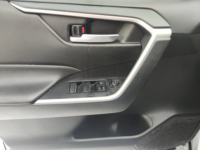 Used 2024 Toyota RAV4 XLE AWD/4WD image 11