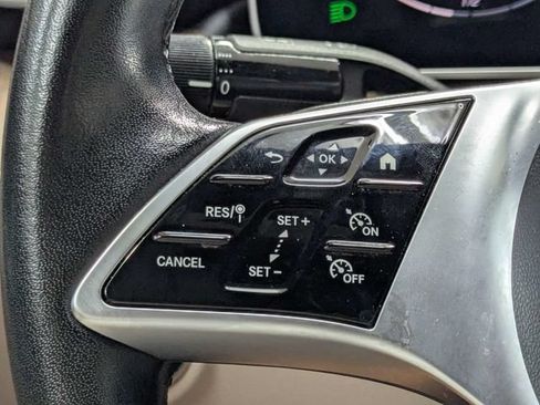 Used 2025 Mercedes-Benz C 300 Sedan image 19
