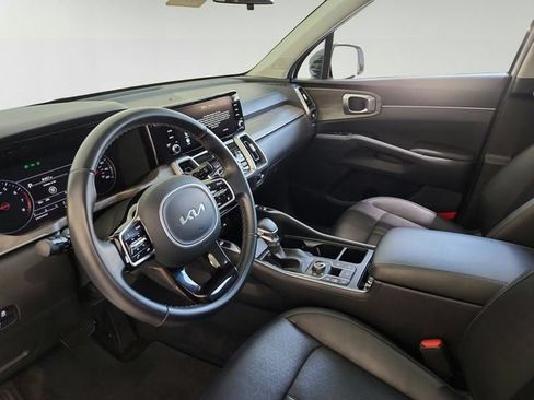 Certified 2022 Kia Sorento X-Line EX AWD/4WD image 11