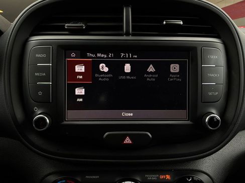 Used 2025 Kia Soul LX w/ LX Technology Package FWD image 28