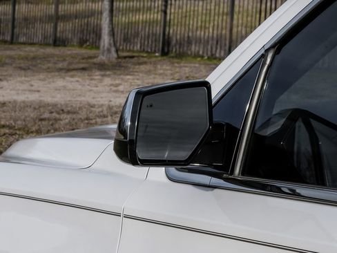 Used 2019 Chevrolet Suburban Premier image 60