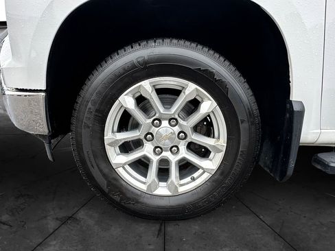Used 2023 Chevrolet Silverado 1500 LT AWD/4WD image 14