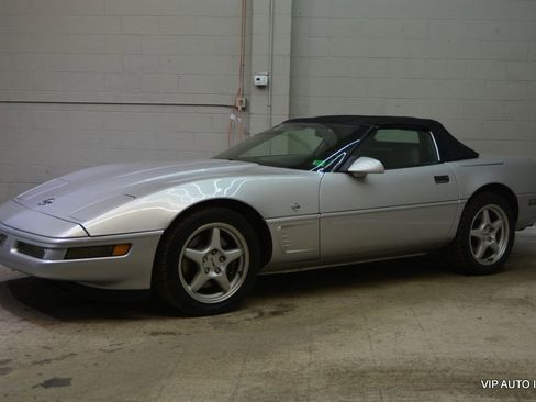 Used 1996 Chevrolet Corvette Convertible RWD image 23