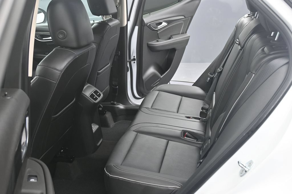 Used 2023 Buick Envision Essence AWD/4WD image 13