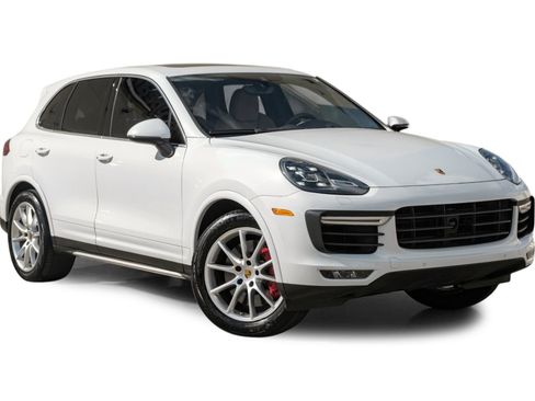 Used 2016 Porsche Cayenne Turbo w/ Premium Plus Package AWD/4WD image 6