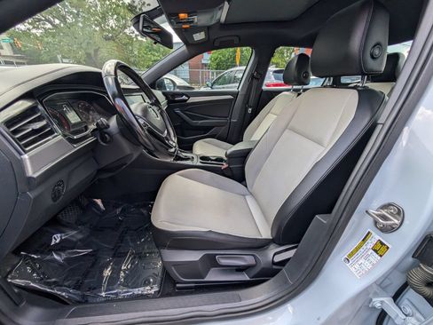 Used 2019 Volkswagen Jetta R-Line FWD image 15