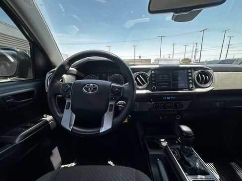 Used 2021 Toyota Tacoma SR5 RWD image 11