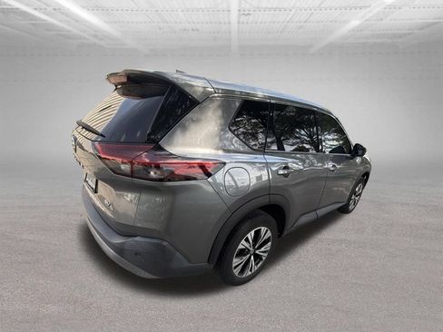 Used 2021 Nissan Rogue SV FWD image 5