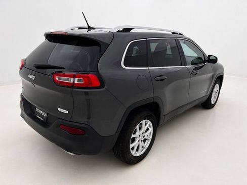 Used 2015 Jeep Cherokee Latitude w/ Cold Weather Group AWD/4WD image 7
