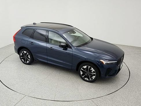New 2026 Volvo XC60 B5 Plus w/ Climate Package PRO AWD/4WD image 15