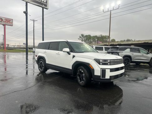 Certified 2026 Hyundai Santa Fe SE image 2