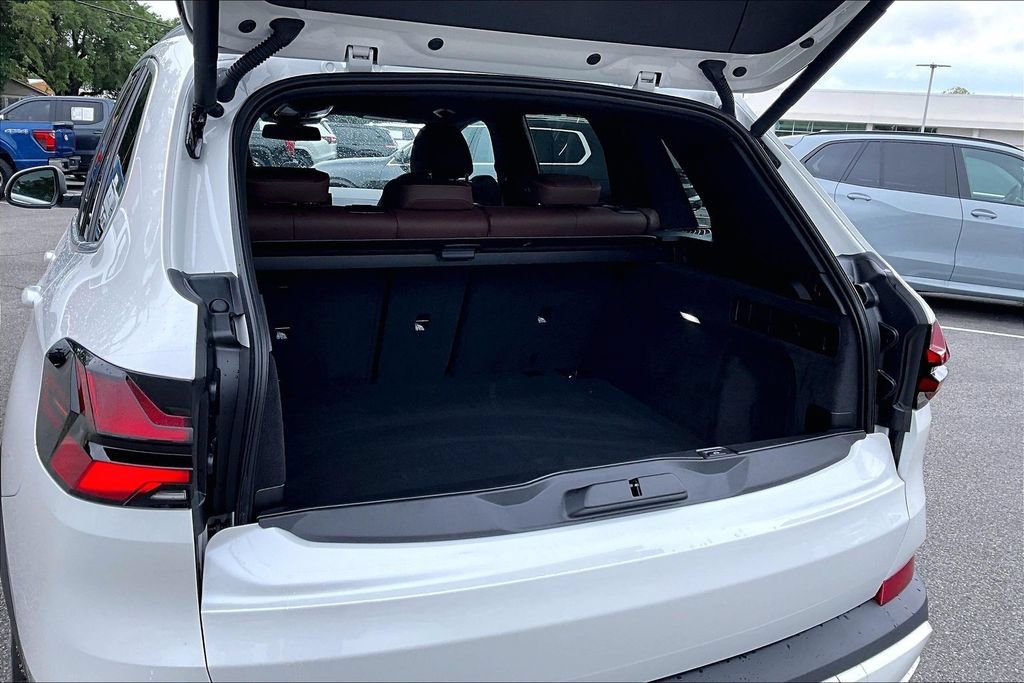 Certified 2025 BMW X5 sDrive40i w/ Premium Package RWD image 36