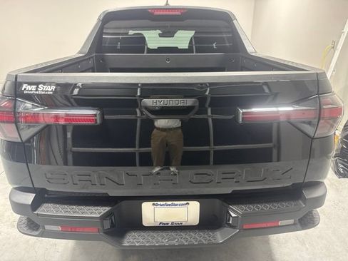 Used 2025 Hyundai Santa Cruz SEL FWD image 7
