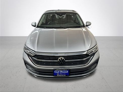 Used 2024 Volkswagen Jetta SE FWD image 11